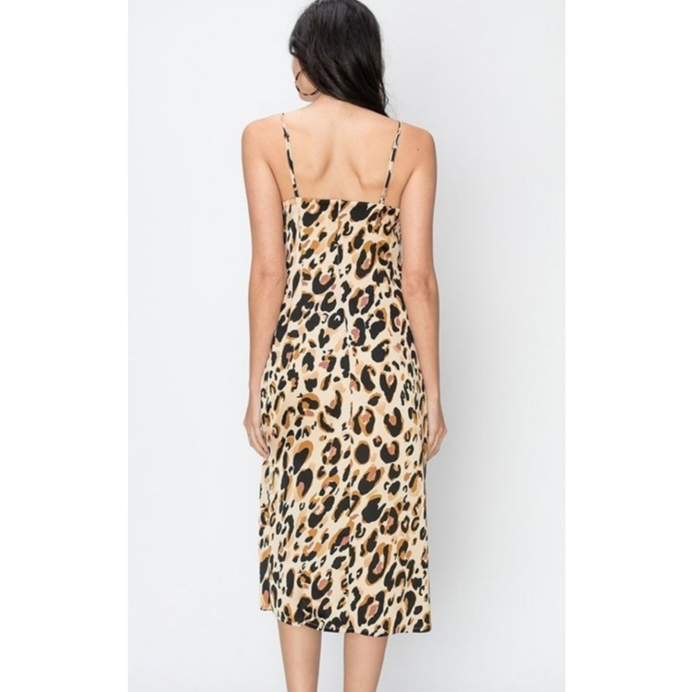 🆕🌿SILKY LEOPARD PRINT DRESS🌿 - Picture 5 of 8